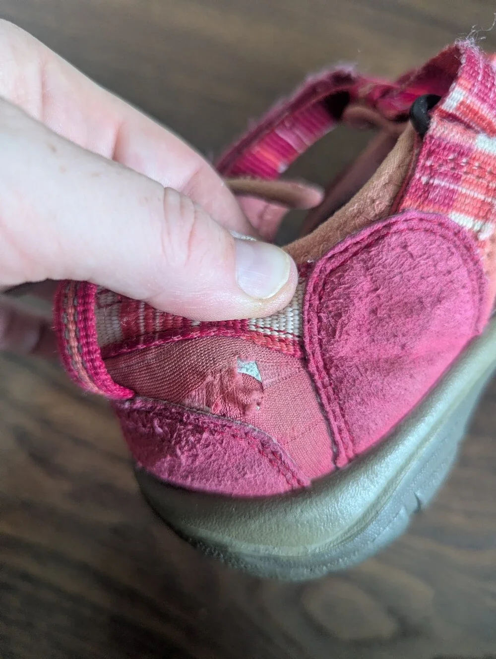 Keen Newport H2 Sandals Water Shoes Size 2 Girl Summer Beach Camping Pink